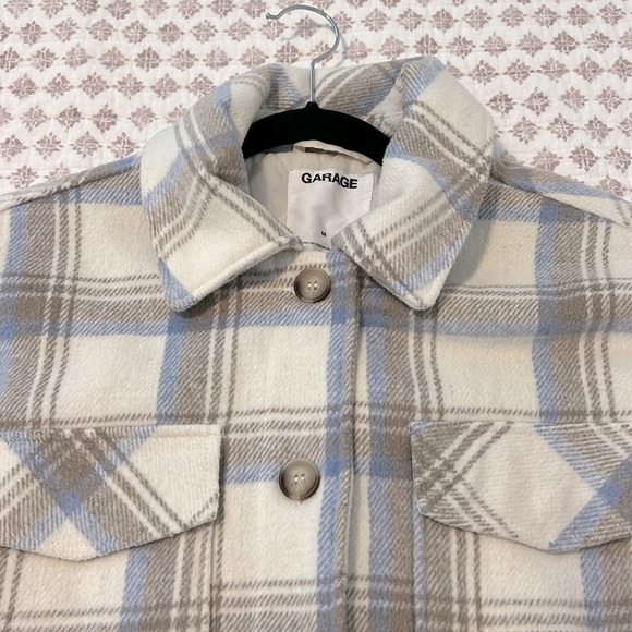 Garage Cream Light Blue Plaid Vicinity Oversized Quilted Shacket Size Medium - Picture 7 of 12